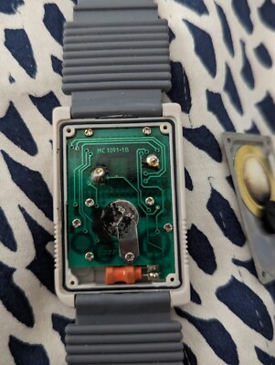 Vintage Nintendo Watch Boy Game Boy Mani 1992 GBE-002 No Battery
