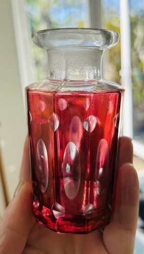 Zwei schöne Vintage Schnitt Glas Cranberry Duft Parfüm Flaschen - Bild 13 von 14