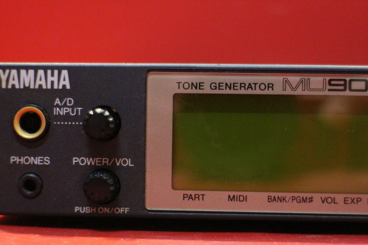 USED YAMAHA MU 90 Tone Generator Rack Synthesizer MIDI Sound
