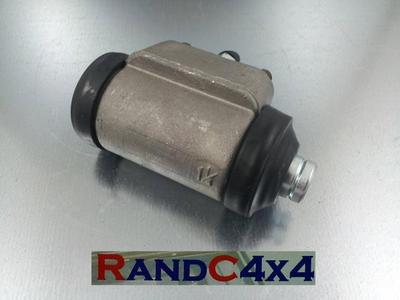 243297 Land Rover Series 2 2A 3 LWB Left Rear Wheel Cylinder Off