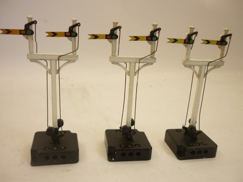 3 x HORNBY DUBLO ELEKTRISCH BETRIEBENE SEMAPHORE SIGNALE - FERN - 5076, r | Condition: Used