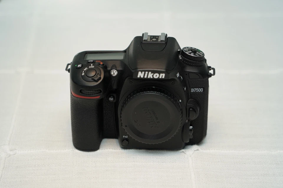 Nikon D7500 DSLR Camera - Full Kit + Nikon 18-55mm Lens + Neewer Flash + More! - Image 2 of 4