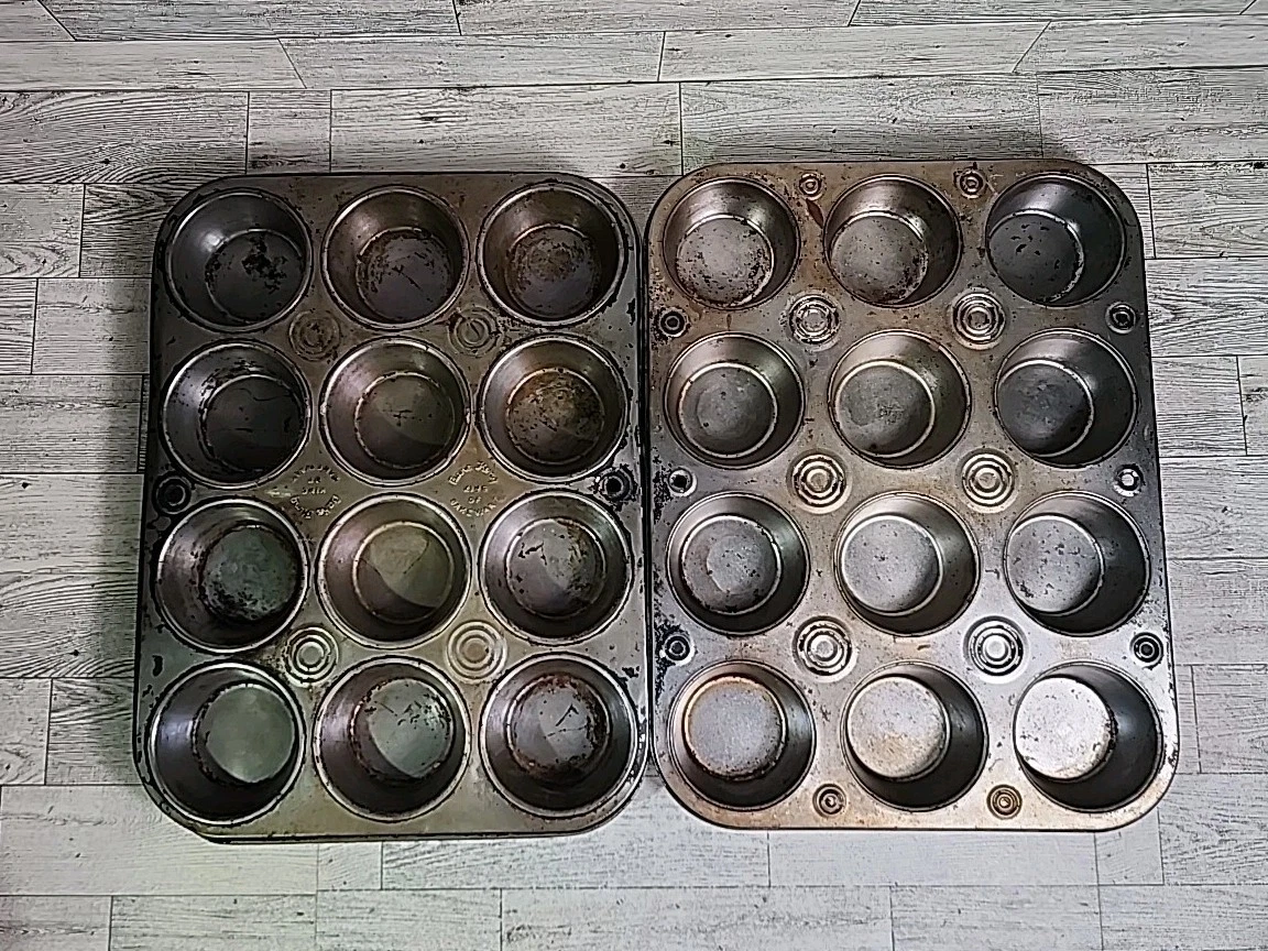 2 Vintage Bake King Tin Metal 12 Cup Muffin Cupcake Pan 14" Bakeware
Opens in a new window or tab