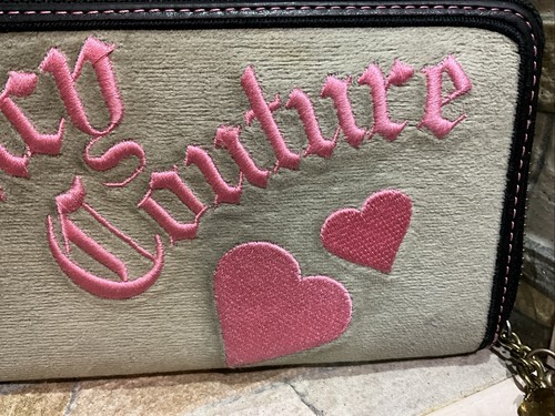 Juicy Couture Y2K Grey Velour Embroider Hearts Zip Around Sectional Charm Wallet - Picture 2 of 8