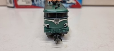 TRAIN ÉLECTRIQUE HO lima locomotive BB 25247 ( BB 25000 ) en BO EUR 43