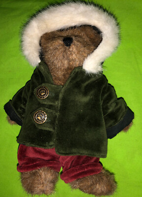 Boyds Bears & Friends Matthew 9176-10 Fall 98 Velour Green Winter Coat Red Pants