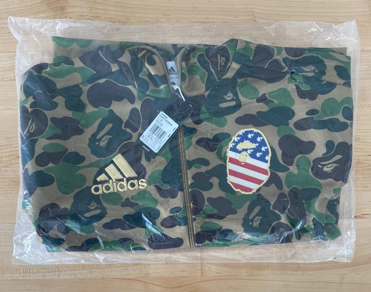 A BATHING APE (BAPE) Felpa con cappuccio verde squalo mimetico Adidas X Bape Super Bowl 2019 taglia small