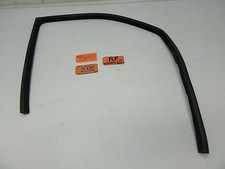 ESCAPE MARINER RIGHT FRONT DOOR SEAL GLASS WINDOW TRIM TRACK RUN CHANEL CHANNEL