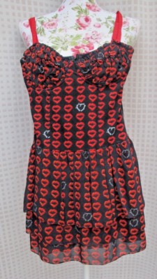 MOSCHINO LINGERIE Women Sexy Ruffled Top Black with Red Kisses SZ  34 M - GUC