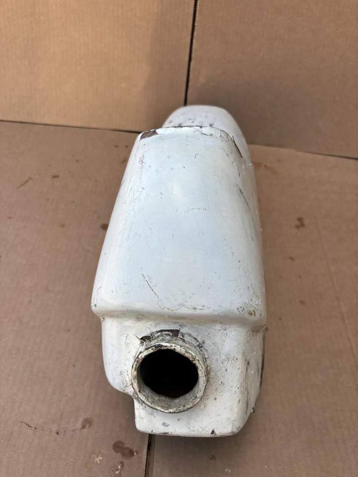 Guardabarros trasero CZ Twin Pipe caja de aire fibra de vidrio Foto 2 de 4