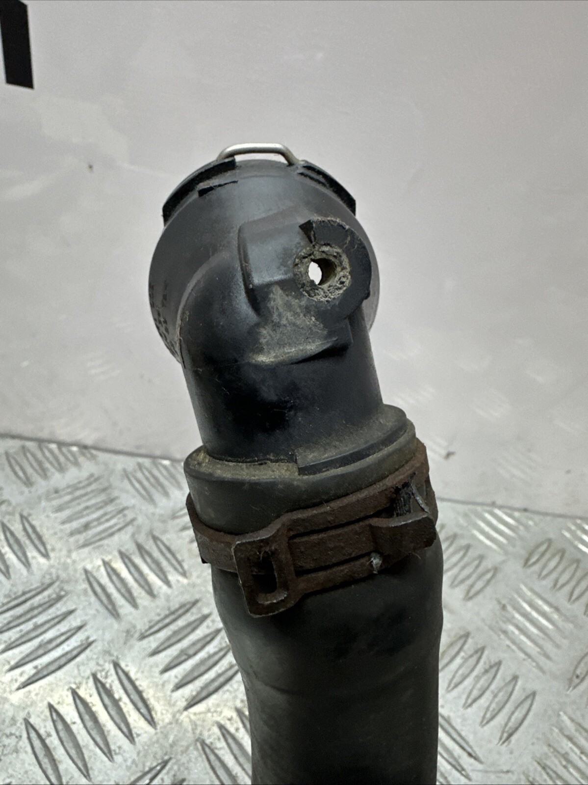 OEM VW CADDY 1.6 TDI ENGINE CAYC 2010-2015 WATER COOLANT PIPE HOSE 5K0121087