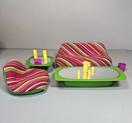 Vtg 1977 Barbie DREAM HOUSE Furniture  Chair, Sofa,  2 Tables & decor MOD green