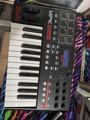 AKAI Professional MPK225 25-key USB MIDI Keyboard Controller