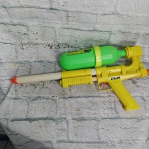 Vtg Larami Super Soaker 50 Water Gun Air Pressure Pump Toy Yellow Green WORKS