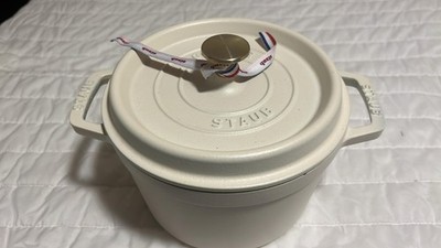 Staub Cast Iron3 qt, Round, Dutch Oven, White Matte.