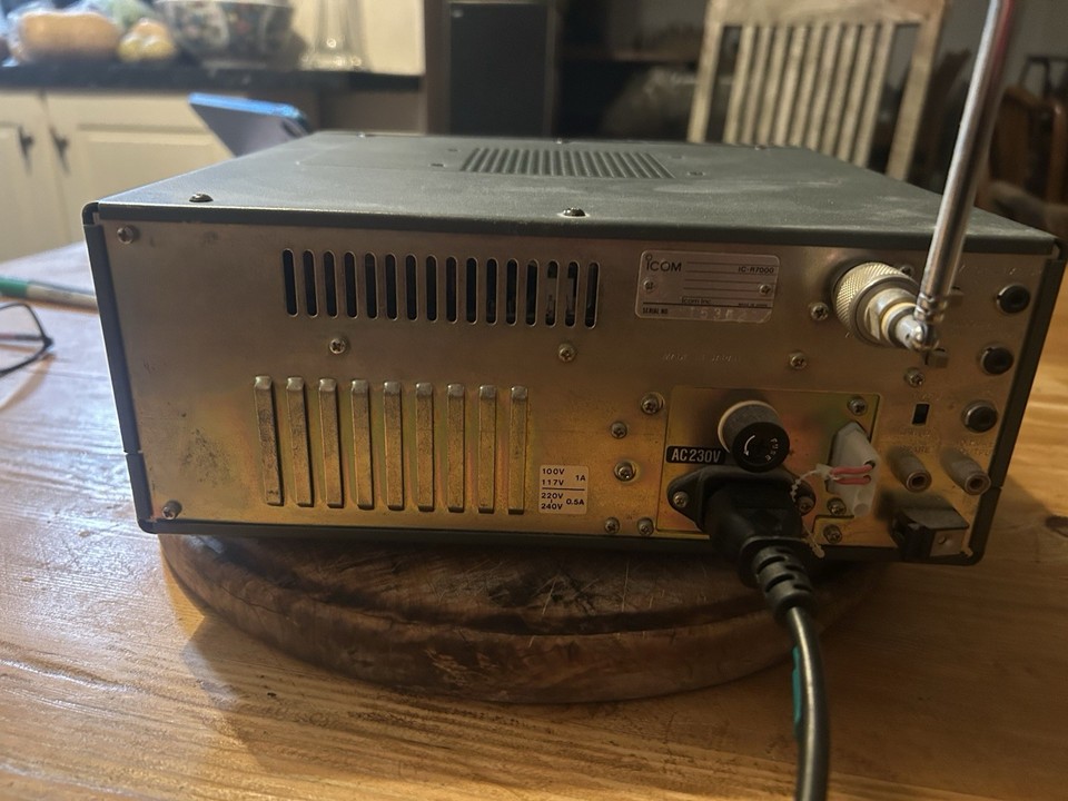 Fully Working iCOM IC-R7000 Radio Receiver Excellent Working Condition ...