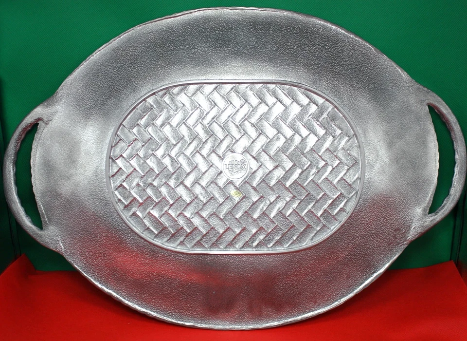Bandeja grande de aluminio para servir frutas Lenox de 22,5" Foto 4 de 4