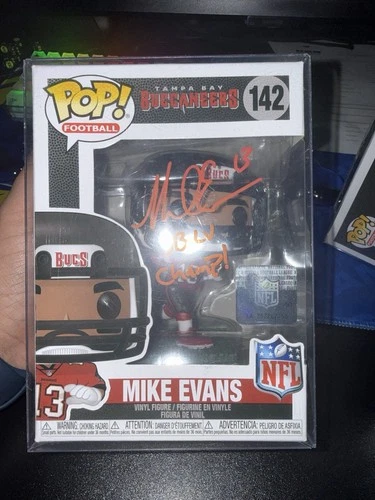 Funko Pop! Football Mike Evans NFL #142 Autographed Beckett Inscribed