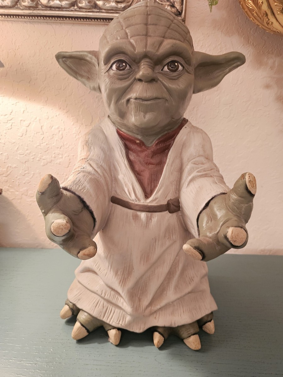Collectable Life-Size Star Wars Yoda Statue-Painted Compressed