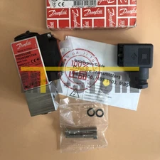 1pcs New For DANFOSS 060N1217 Pressure Sensors