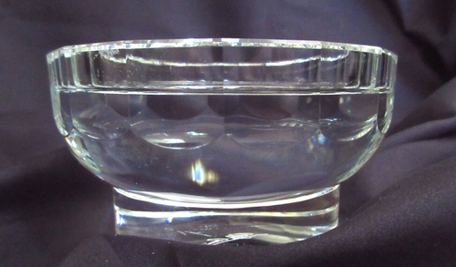 Oleg Cassini Small Round Crystal Heavy Base Edge Detail w/Box Signed VGUC - Picture 2 of 6