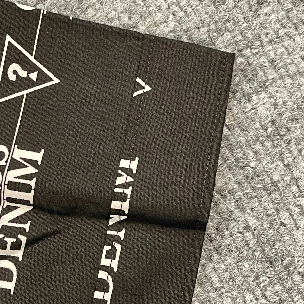 NUEVO CON ETIQUETAS ADIVINAR Los-Angeles AOP Logo Camisa Botón Mediana 20x29 Calce Ajustado Negra