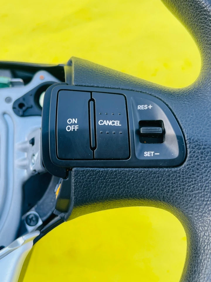 Volante conductor KIA SPORTAGE 2011-2013 con interruptor de control de crucero OEM Foto 3 de 4