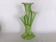 Vintage ROYAL HAEGER POTTERY 16.5" CHARTREUSE TRIPLE HORN LILY VASE R452 - Nice
