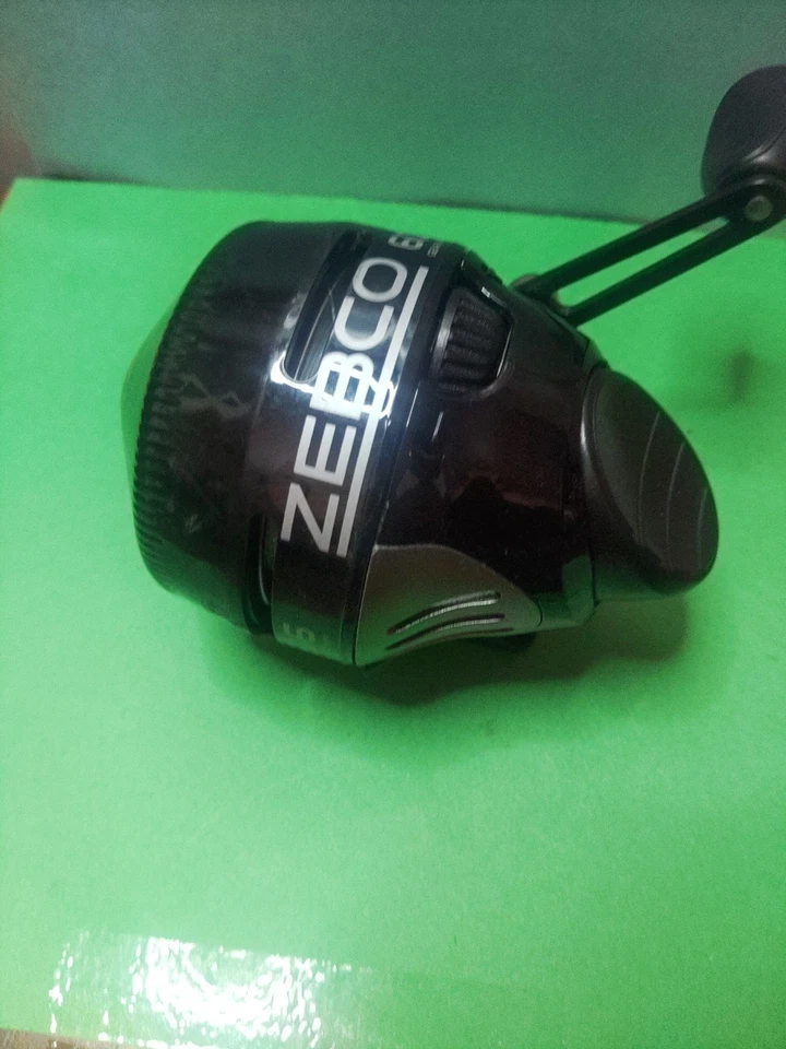 ZEBCO 606 size 60 Spincast reel 3.0:1 Gear Ratio Bite Alert. - Image 2 of 4