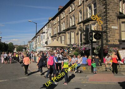 Foto 6x4 Beschäftigter Harrogate Genießen Sie einen sonnigen Abend nach Ende S c2014