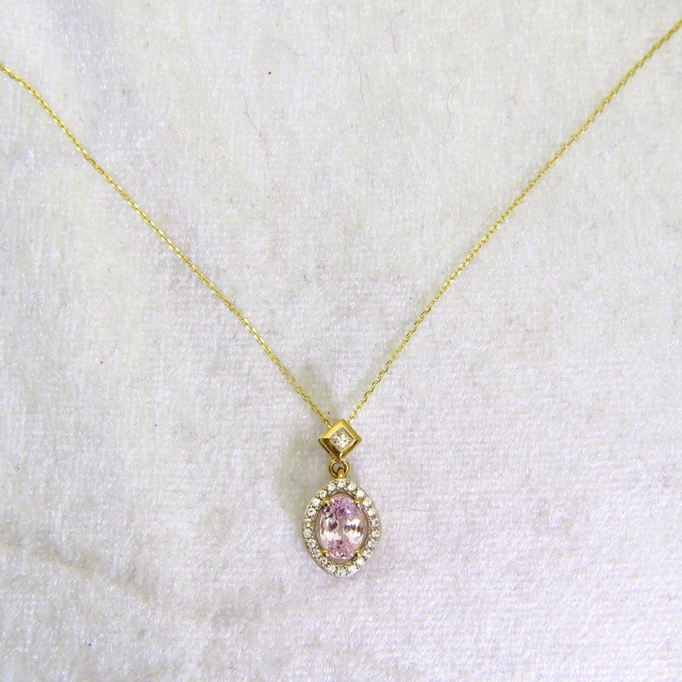 Impresionante collar colgante de oro amarillo de 9 quilates con racimo de circonitas y circonitas Kolum de 18" Foto 4 de 4