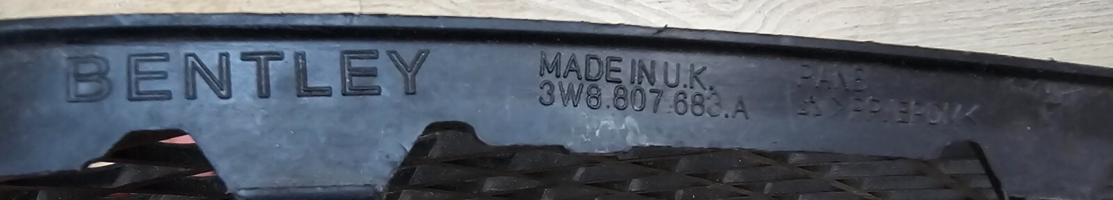 Bentley Grille  3W8807683A 3W8 807 683 A OEM
