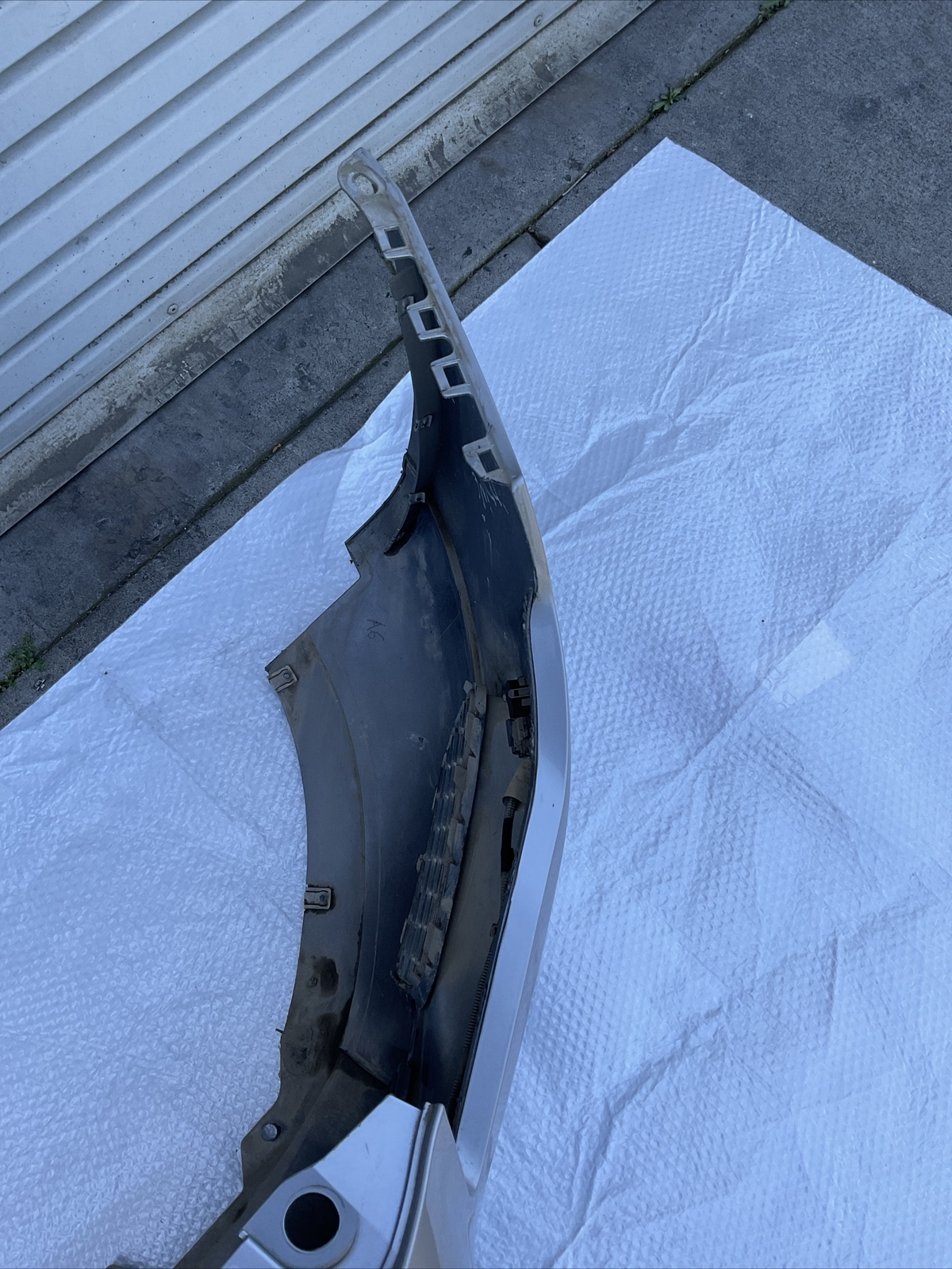 2014-2017 MASERATI QUATTROPORTE FRONT BUMPER COVER W/ GRILL & PDC SENSORS OEM