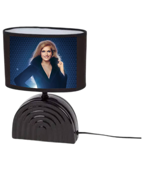 Lampe de chevet noir Arc Dalida pour illuminer vos lectures nocturnes dans la chambre