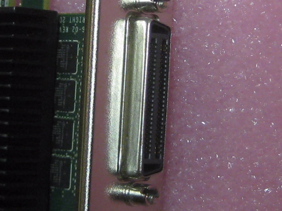 Matrox M9140 512MB DDR2 SDRAM PCI Express x16 Graphics Adapter M9140-E512LAF - Image 4 of 4