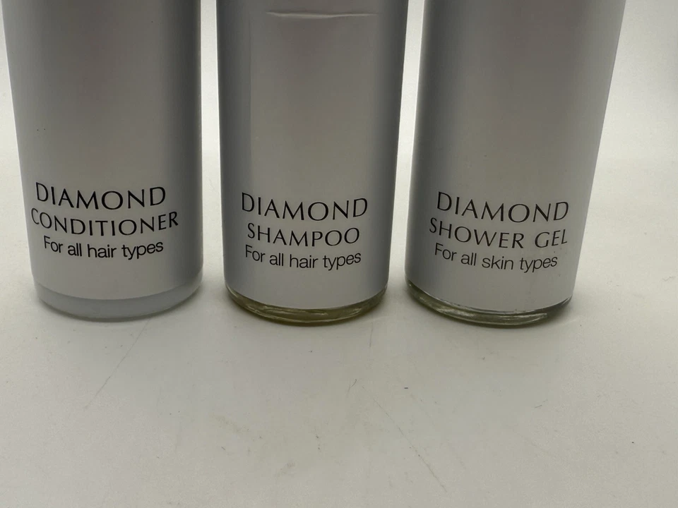 Champú Natura Bissé Diamond 3, 3 acondicionadores y 3 geles de ducha 9 piezas 2floz/60 ml Foto 4 de 4