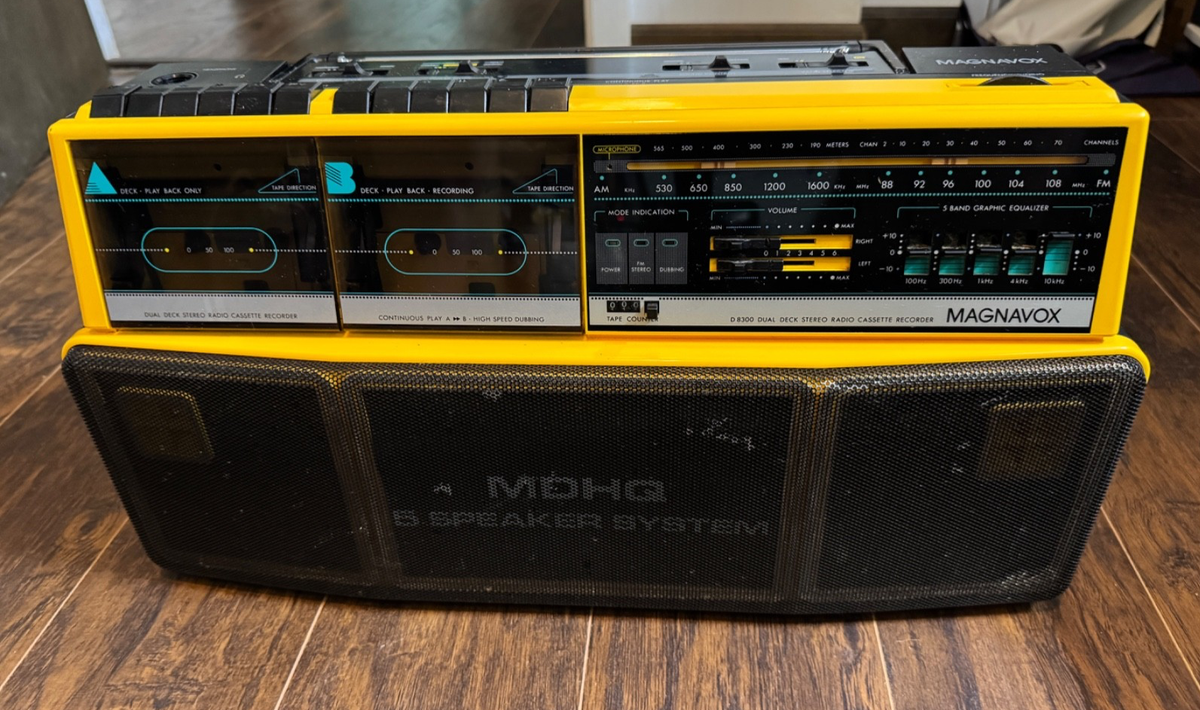 Vintage Magnavox D8300 Boombox Radio Dual Cassette Recorder Black