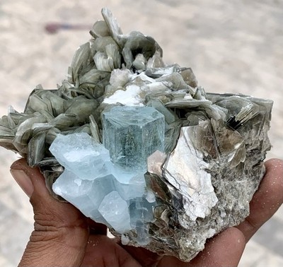 1935 Karat ästhetisches Aqua mit Glimmerpräparat aus Nagar Pakistan