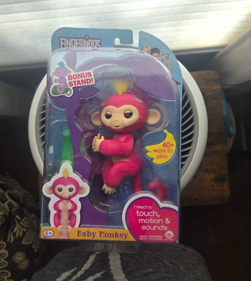 WowWee Fingerlings Baby Monkey Bella Interactive Toy Reacts to Touch w/ Stand