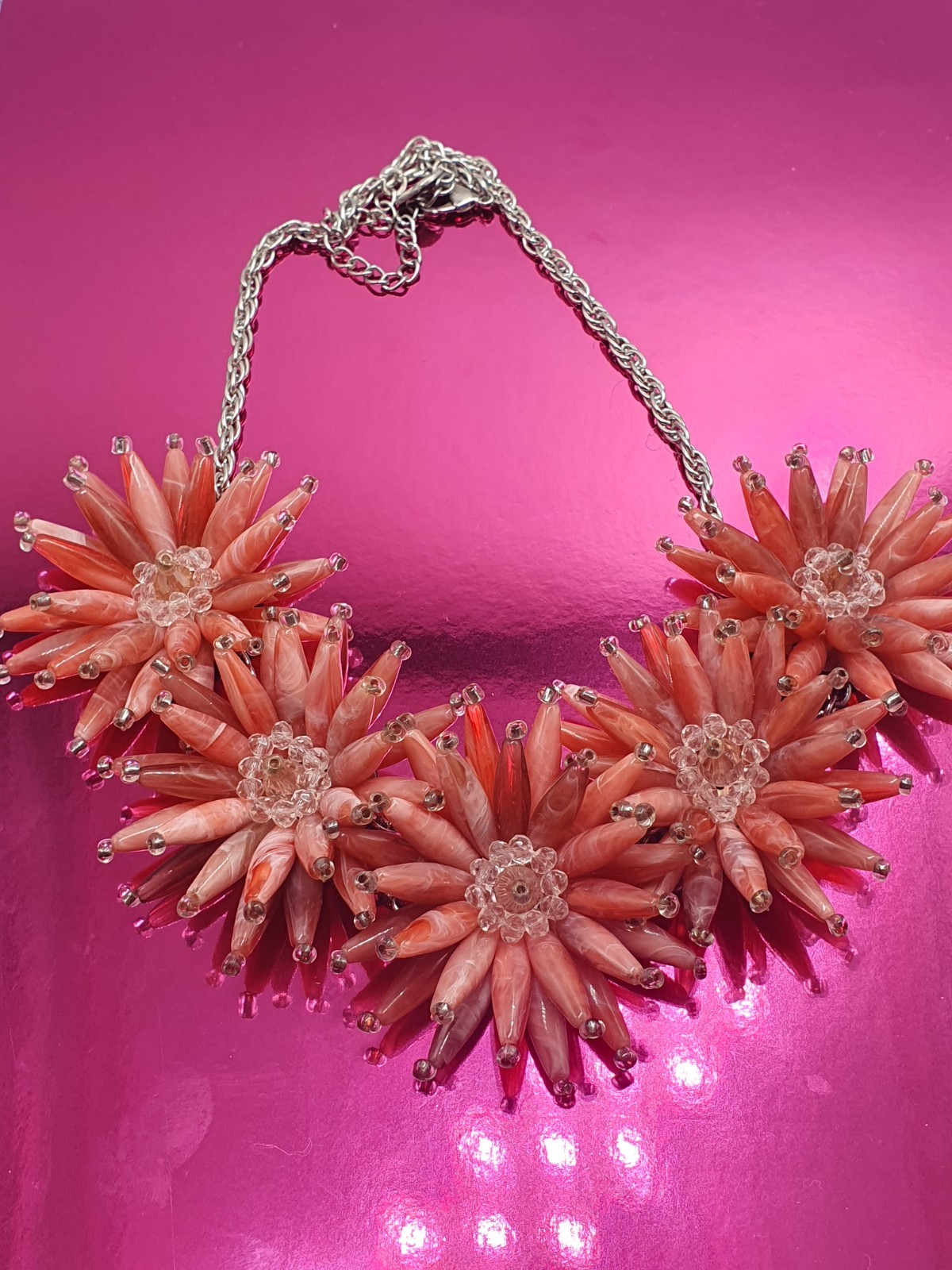 Collier créateur floral fait main en pièce unique de 50 cm