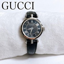 Gucci 2040L Sherry Line Quartz Womens Watch Silver Black Dial Leather