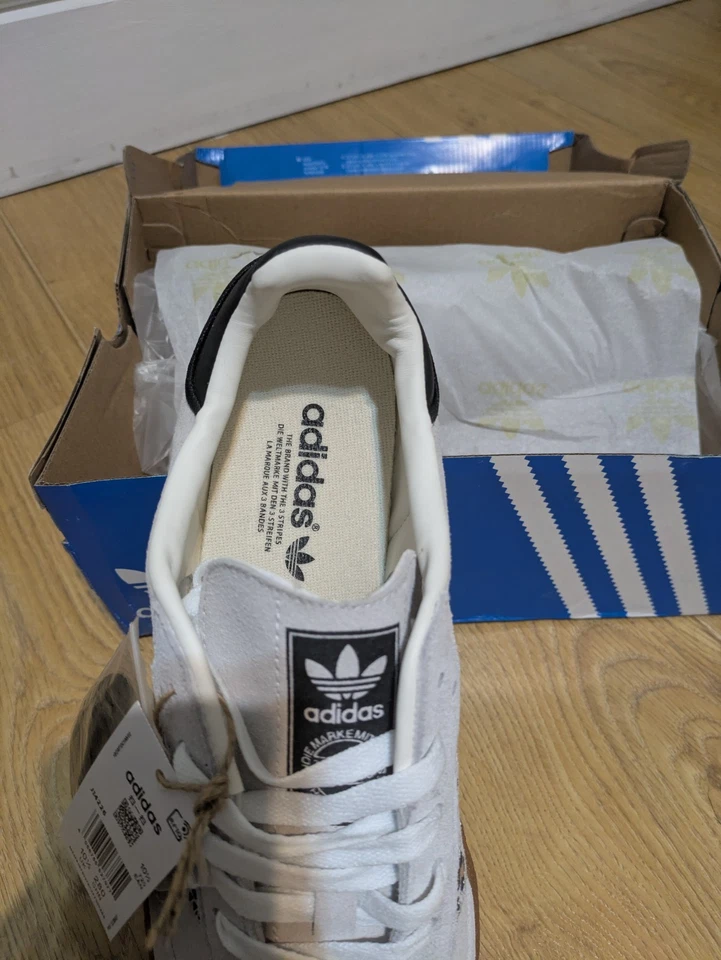 BNIB Size 10.5 Mens Adidas Samba Trainers - Image 2 of 4