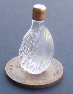 Details about   1:12 Scale Fine Real Glass Bottle With A Fluted Design Tumdee Dolls House GDZJ