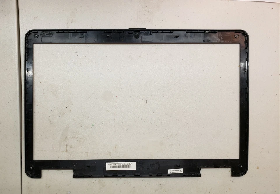 Genuine EMACHINES E430 E525 E625 E627 E630 E725 Front Frame Bezel AP06R000D00 34 - Image 2 of 2