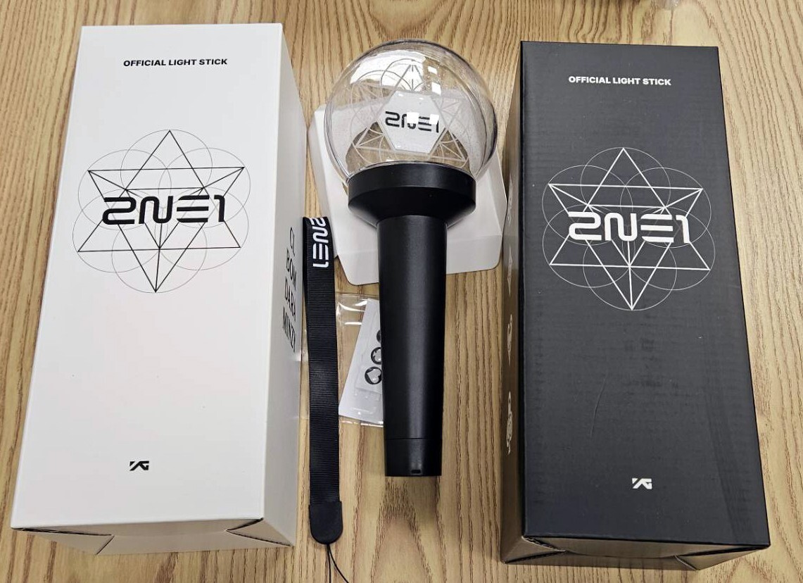 2NE1 Official Light Stick (Black Ver.)Concert Souvenir Welcome