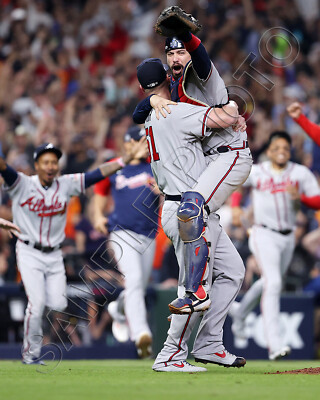WILL SMITH & TRAVIS D'ARNAUD ATLANTA BRAVES WORLD SERIES CHAMPIONS 8X10 PHOTO #2