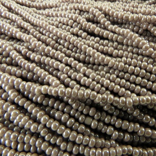 11/0 Preciosa Czech Round Seed Beads # 06012-48020 - Picture 8 of 23