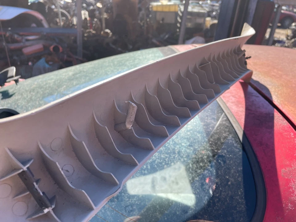 03-05 DODGE NEON SRT4 OEM RH A PILLAR - PANEL DE MOLDURA DE PARABRISAS Foto 3 de 3