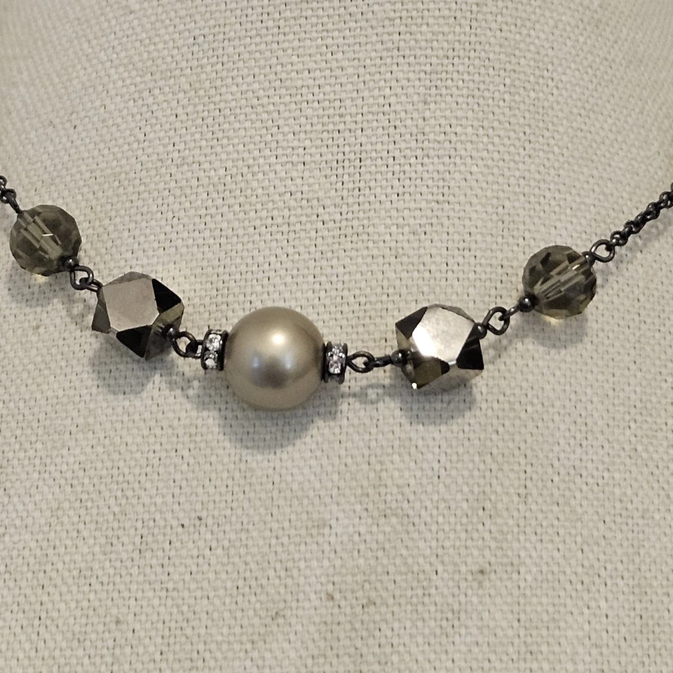 Collar Carolee Gunmetal, Vidrio e Imitación Perla Cuentas 18" Foto 2 de 4