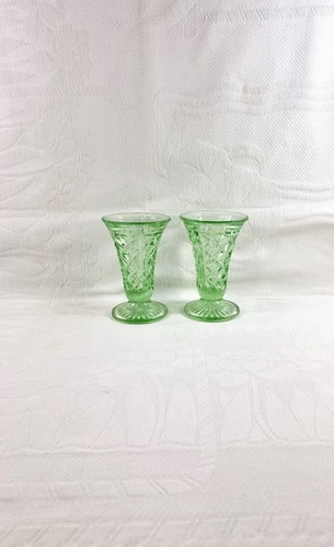 Vintage Matching Pair of Green Depression Glass Posy Vases Diamond Pattern - Picture 2 of 8